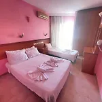 Aparthotel 50 Meters To Beach, Sea View