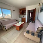 Aparthotel 50 Meters To Beach, Sea View