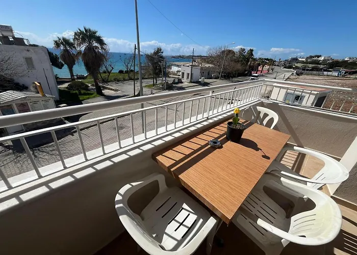 50 Meters To Beach, Sea View Aparthotel